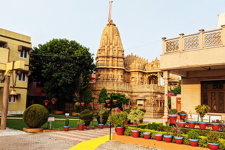 Chintamani Parasnath Jain Temple